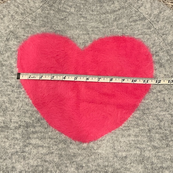 Old Navy Women’s Gray Sweater with Vibrant Pink Heart, Valentines Day size xs - Picture 7 of 9